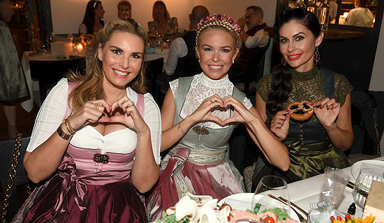 Alessandra Geissel / Carolin Nicola Henseler / Jeanette Graf  @ Alpenherz Wiesn von Sandra Abt bei Käfer in München am 22.September 2020 / ©Foto: Schneider-Press/W.Breiteneicher